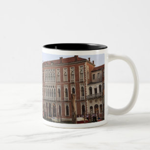 Tourist in Gondeln von San Maria Del Giglio Zweifarbige Tasse