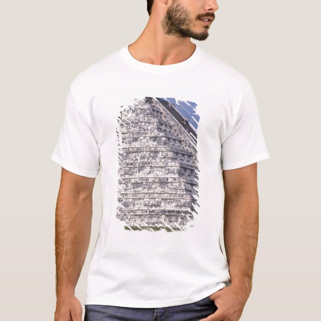 Touristen klettern Treppe von El Castillo, Stein T-Shirt (Vorderseite)