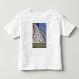 Touristen steigen Treppen von El Castillo, Stein Kleinkind T-shirt
