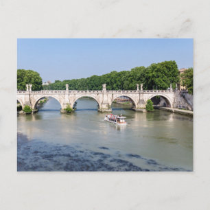 Touristenboot passiert die Ponte Sant'Angelo - Rom Postkarte