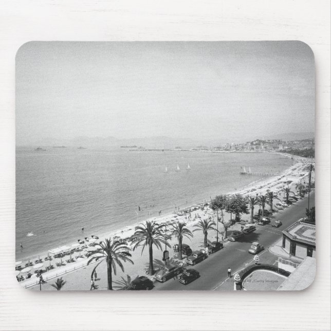 Touristenkomplex Blick auf das Meer B&W Mousepad (Vorne)