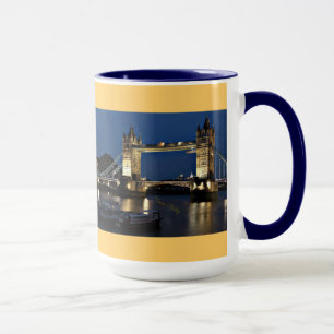 Tower Bridge bei Nacht Tasse