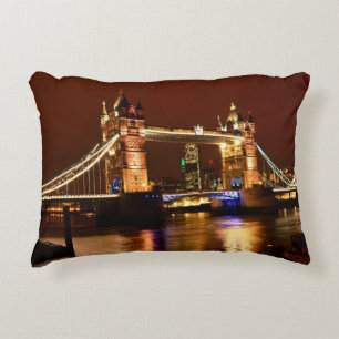 Tower Bridge, London at Night, England (UK) Dekokissen