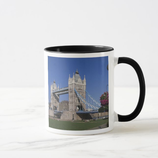 Tower Bridge, River Thames, London, England Tasse (Rechts)