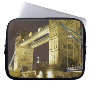 Tower Bridge und Themse in der Dämmerung, London, Laptopschutzhülle