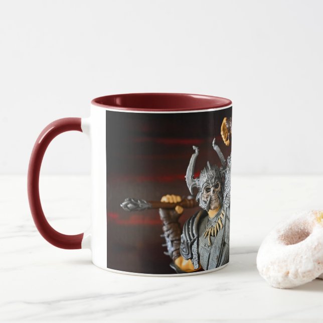 Toy Barbarian entworfen Tasse (Mit Donut)