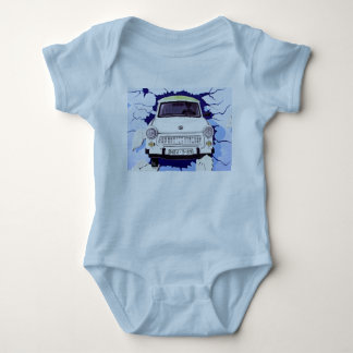 Trabant-Auto, hellblau, Berliner Mauer Baby Strampler