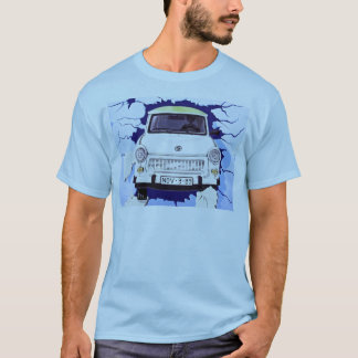 Trabant-Auto, hellblau, Berliner Mauer T-Shirt