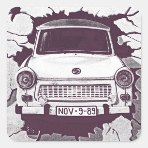 Trabant Car , Black & White, Berliner Mauer (1) Quadratischer Aufkleber