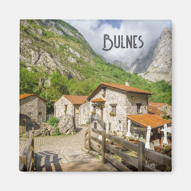 Traditional Stone Houses in Bulnes, Asturias Magnet (Vorne)