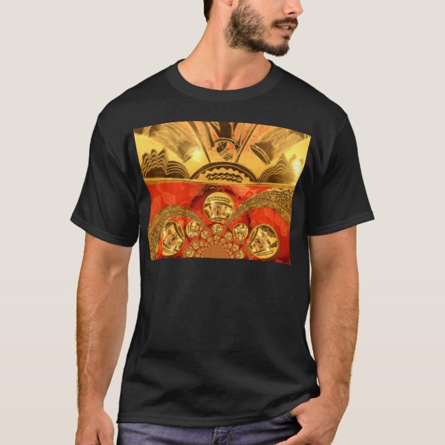Traditionelle afrikanische Kunst des Goldenen Rote T-Shirt (Vorderseite)