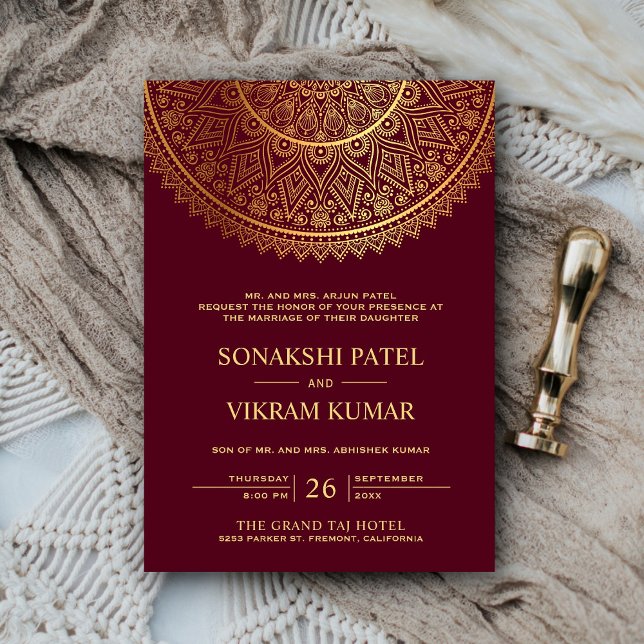 Traditionelle Burgundy Gold Mandala Indian Wedding Einladung (Von Creator hochgeladen)