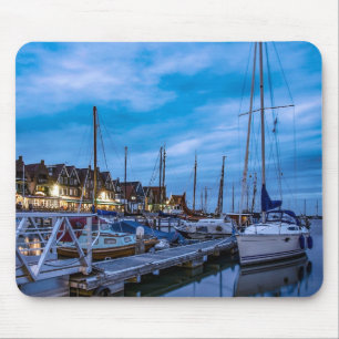Traditionelle Fischerstadt Nachtszene Mousepad