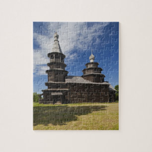 Traditionelle hölzerne russisch-orthodoxe Kirche Puzzle