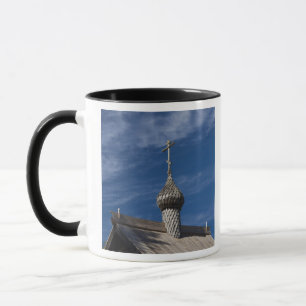Traditionelle hölzerne russisch-orthodoxe Kirche Tasse