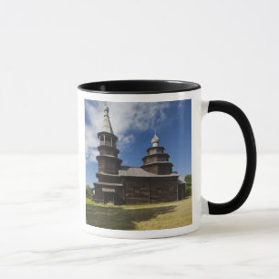 Traditionelle hölzerne russisch-orthodoxe Kirche Tasse