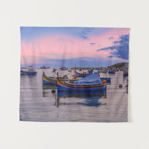 Traditionelle maltesische Boote in Marsaxlokk Wandteppich