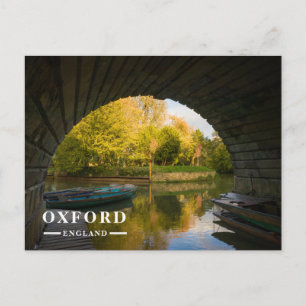 Traditionelle Oxford-Punts unter der Magdalen Brid Feiertagspostkarte