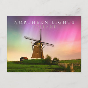 Traditionelle Windmühle unter dem Nordlicht Postkarte