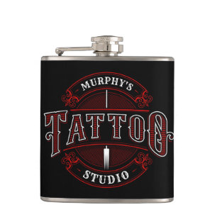 Traditioneller Stil ADD NAME Tattoo Studio Shop Flachmann