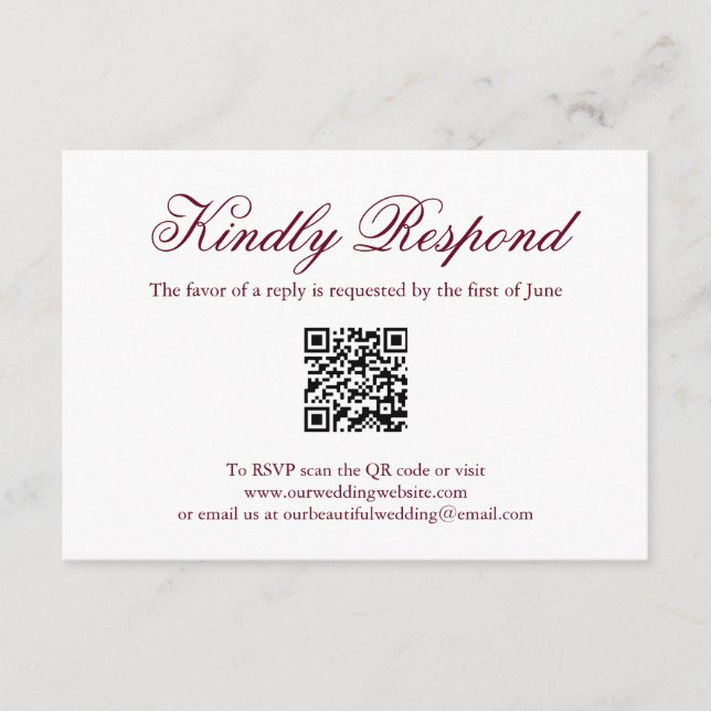 Traditionelles Bugundy-Förmliches QR-Hochzeitsszen RSVP Karte (Vorderseite)