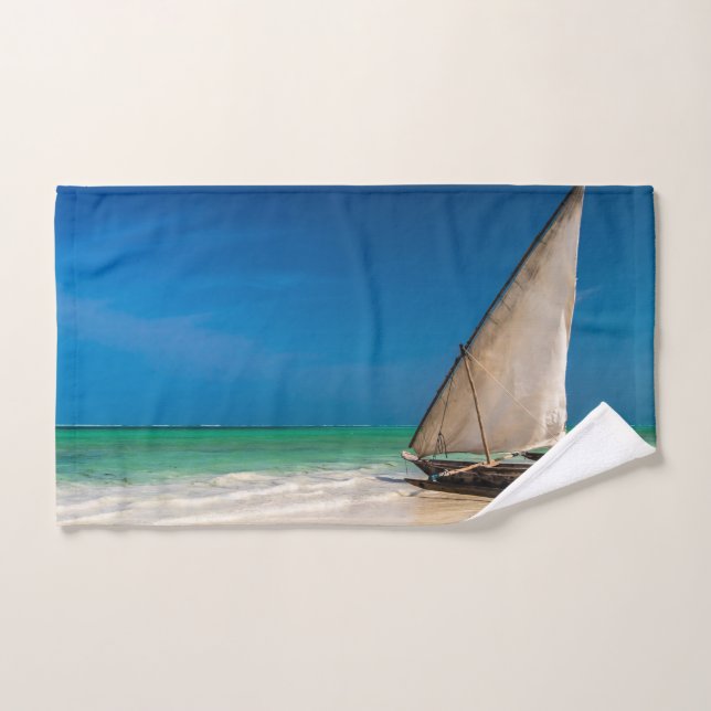 Traditionelles Fischerboot am Strand Badhandtuch Set (Handtuch)