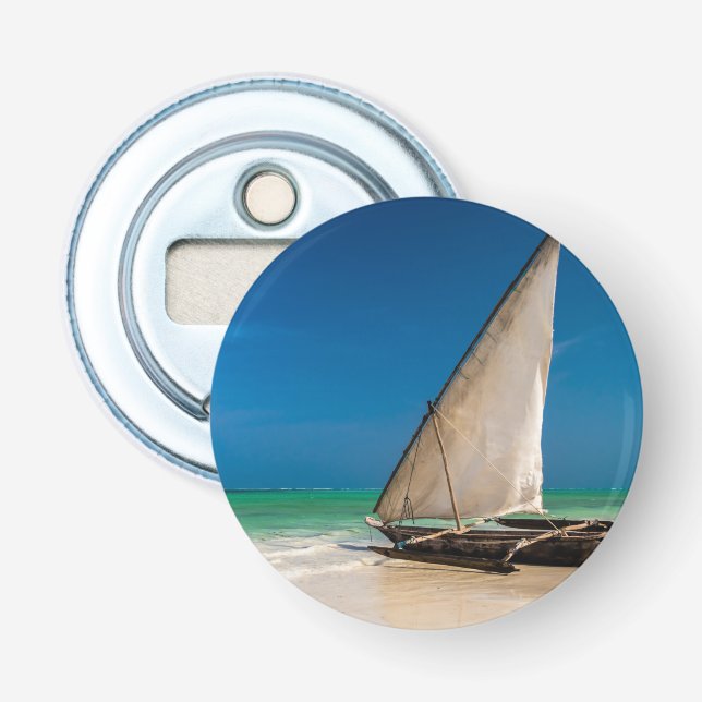Traditionelles Fischerboot am Strand Flaschenöffner (Vorderseite)