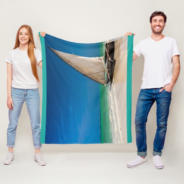 Traditionelles Fischerboot am Strand Fleecedecke (Beispiel)