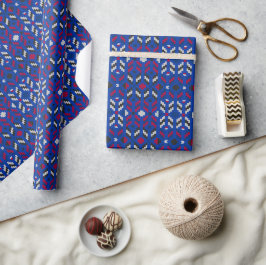 Traditionelles geometrisches Pixelmuster in Tiefbl Geschenkpapier