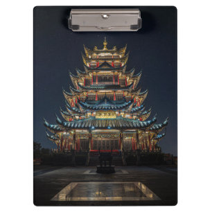 Traditionelles japanisches Gebäude Lights up Nigh Klemmbrett