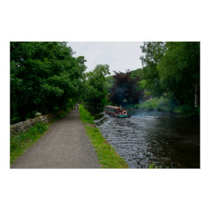 Traditionelles Narrowboat auf dem Rochdale-Kanal Poster