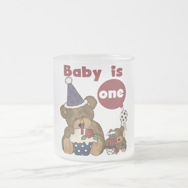 Tragen Sie 1. Bortjdau blaue T-Shirts und Mattglastasse (Mittel)