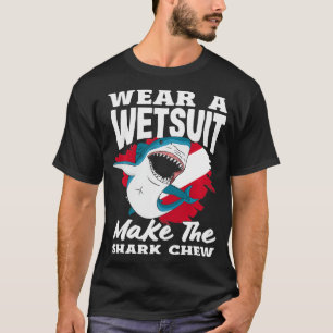 Tragen Sie einen Wetsuit, um den Chew Scuba Diver  T-Shirt
