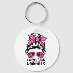 Tragen Sie Pink für meine Tochter, Messy Bun Breas Schlüsselanhänger