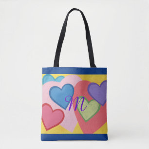 Tragetaschen mit farbigen Layered Hearts Monogram