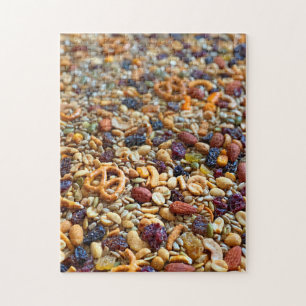 Trail Mix mit Nuts Raisins Bretzels Puzzle