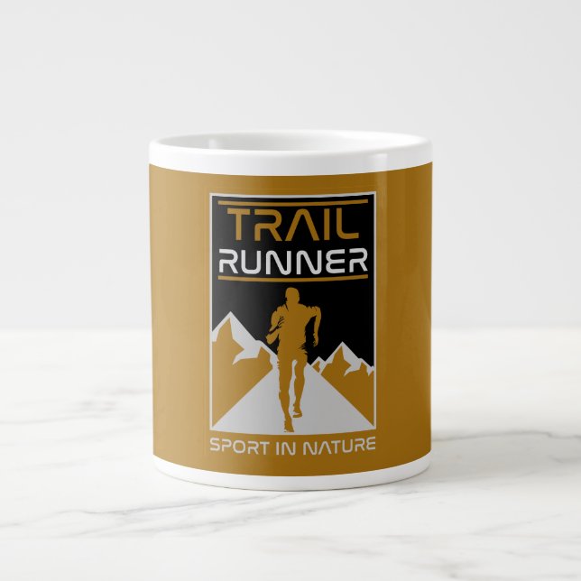Trail Runner Sport in der Natur Jumbo-Tasse (Vorderseite)