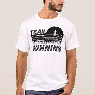 Trail Running im Sonnenuntergang mit Bergen T-Shirt