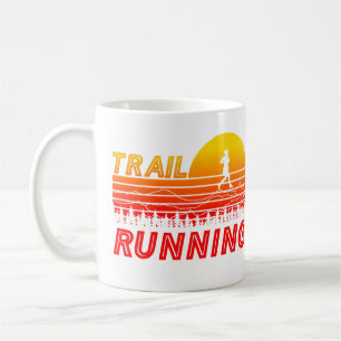 Trail Running orangen Sonnenuntergang mit Bergen Kaffeetasse