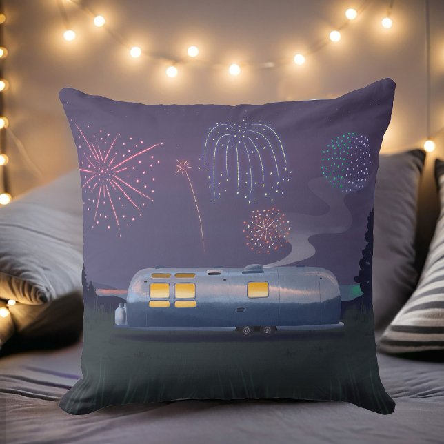 Trailer Silver RV & Night Sky Square Kissen (Von Creator hochgeladen)
