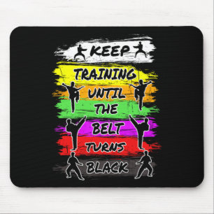 Training behalten, bis der Gürtel den schwarzen Re Mousepad