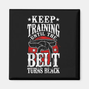 Training behalten, bis der Gürtel schwarze Karate Magnet