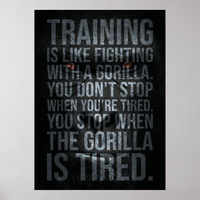 Training ist wie der Kampf gegen einen Gorilla - T Poster (Vorne)