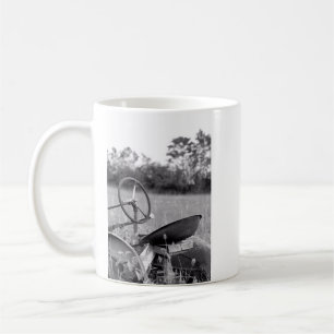 Traktor im Langgras Kaffeetasse