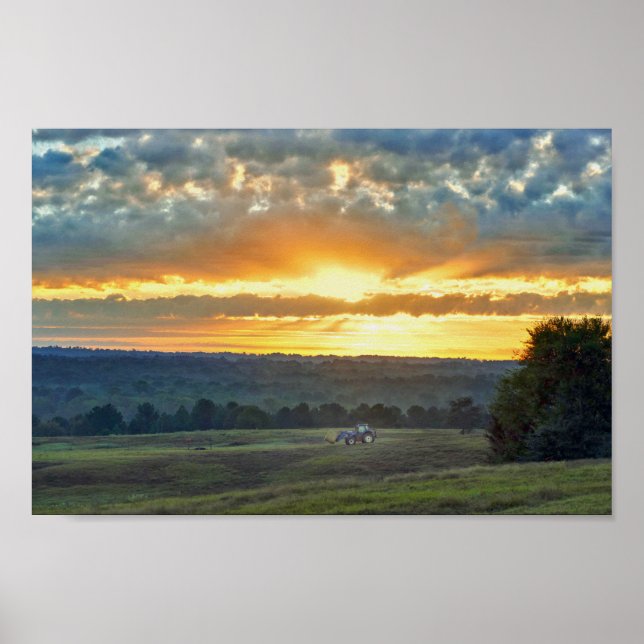 Traktor mit Haybale, Texas Ranch Sunrise Poster (Vorne)