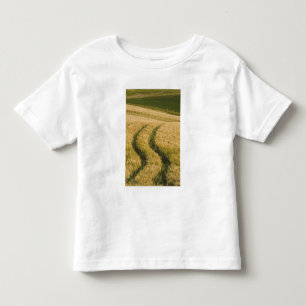 Traktoren durch Weizen, Toskana, Italien Kleinkind T-shirt