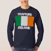 Tramore, Irland mit irischer Flagge