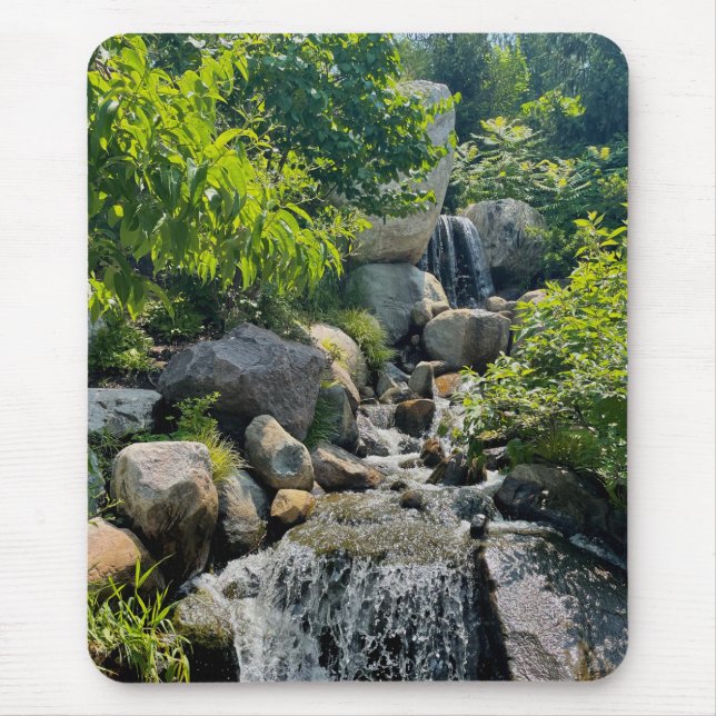 Tranquil Green Falls Serene Nature Elegance Mousepad (Vorne)