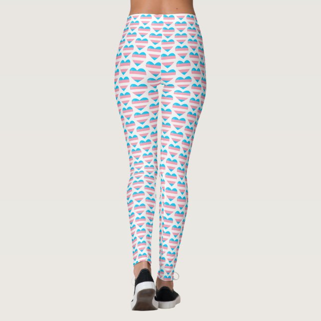 Trans Flag Herzmuster Leggings (Rückseite)