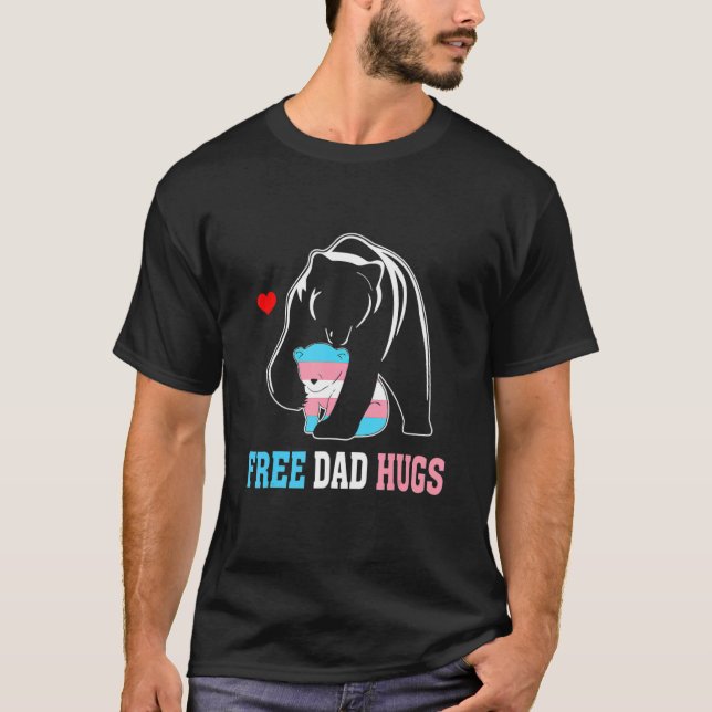 Trans Papa Bear Free Vater Hugs Rainbow Transgende T-Shirt (Vorderseite)
